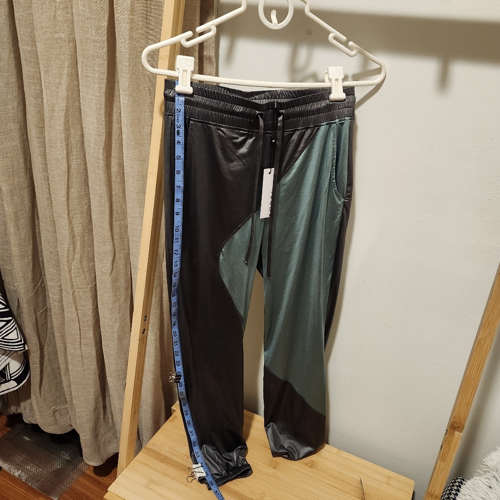 NWT Koral dark Grey/green Lightweight Joggers